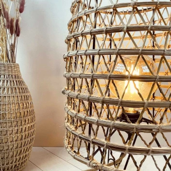 Lampe de chevet bonhomme porte livre en bois - Comptoir des Lampes