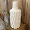 Vase en papier mâché beige facette