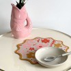 table avec Pichet ou vase poisson rose Glouglou